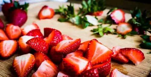 raw strawberries2