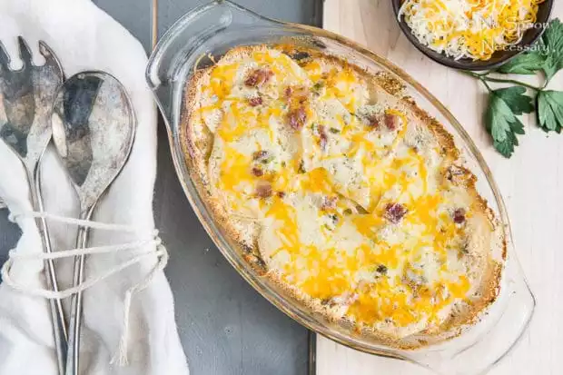 cheesy steakhouse potatoes with leeks and bacon 