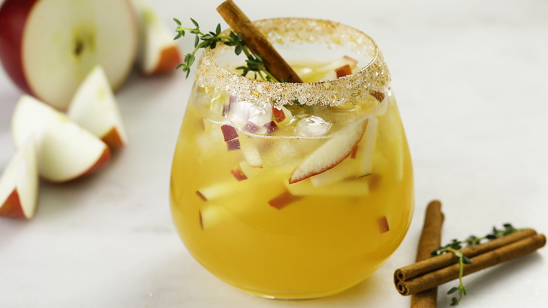 Sparkling Apple Cider Makes A Quick Fall Cocktail Base 