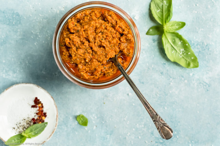 komplet national Intakt Sun-Dried Tomato Pesto Recipe - No Spoon Necessary